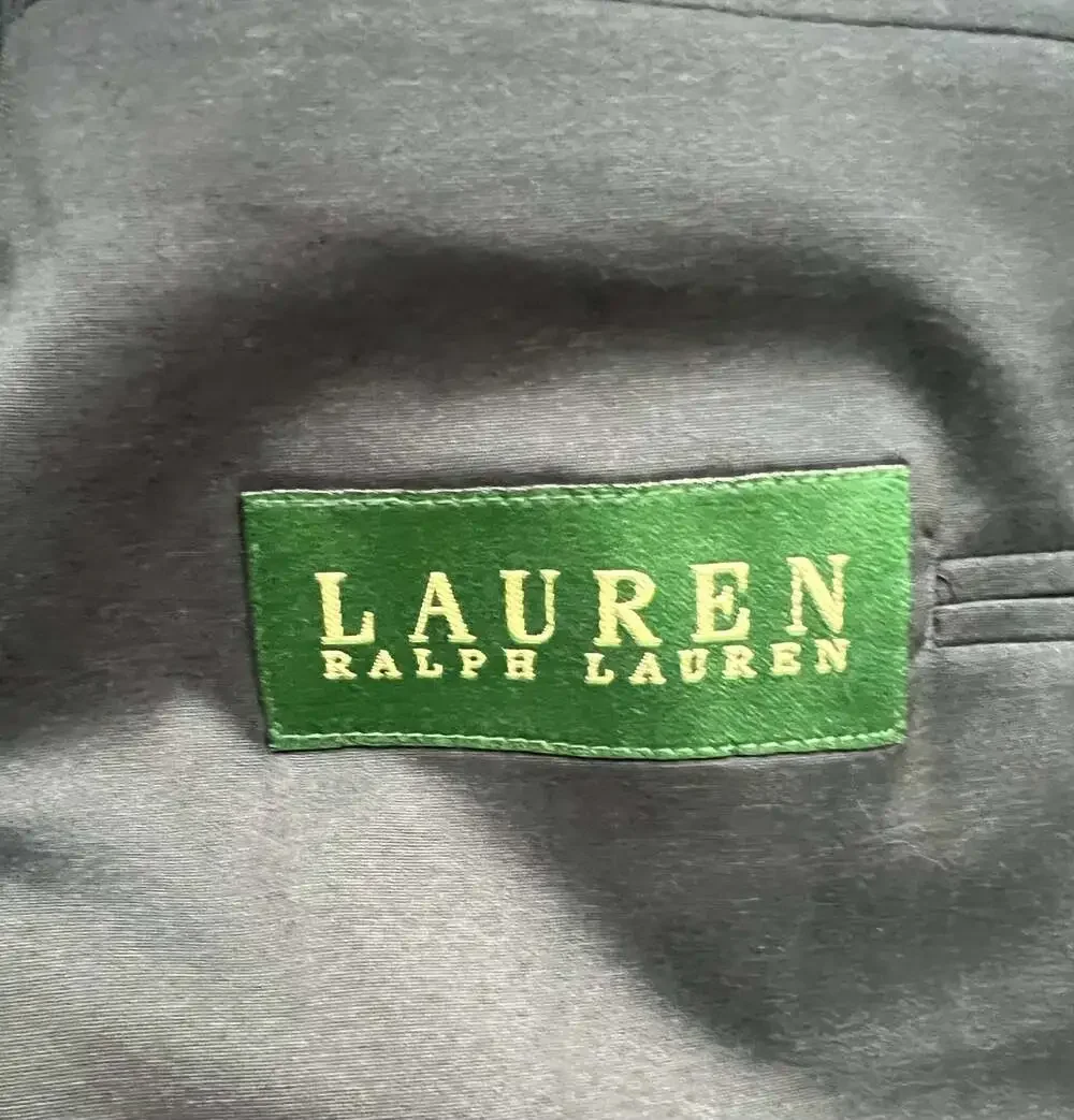 Ralph Lauren Navy Blue Wool Blazer with Gold Crest Buttons Estimated size 46L. S